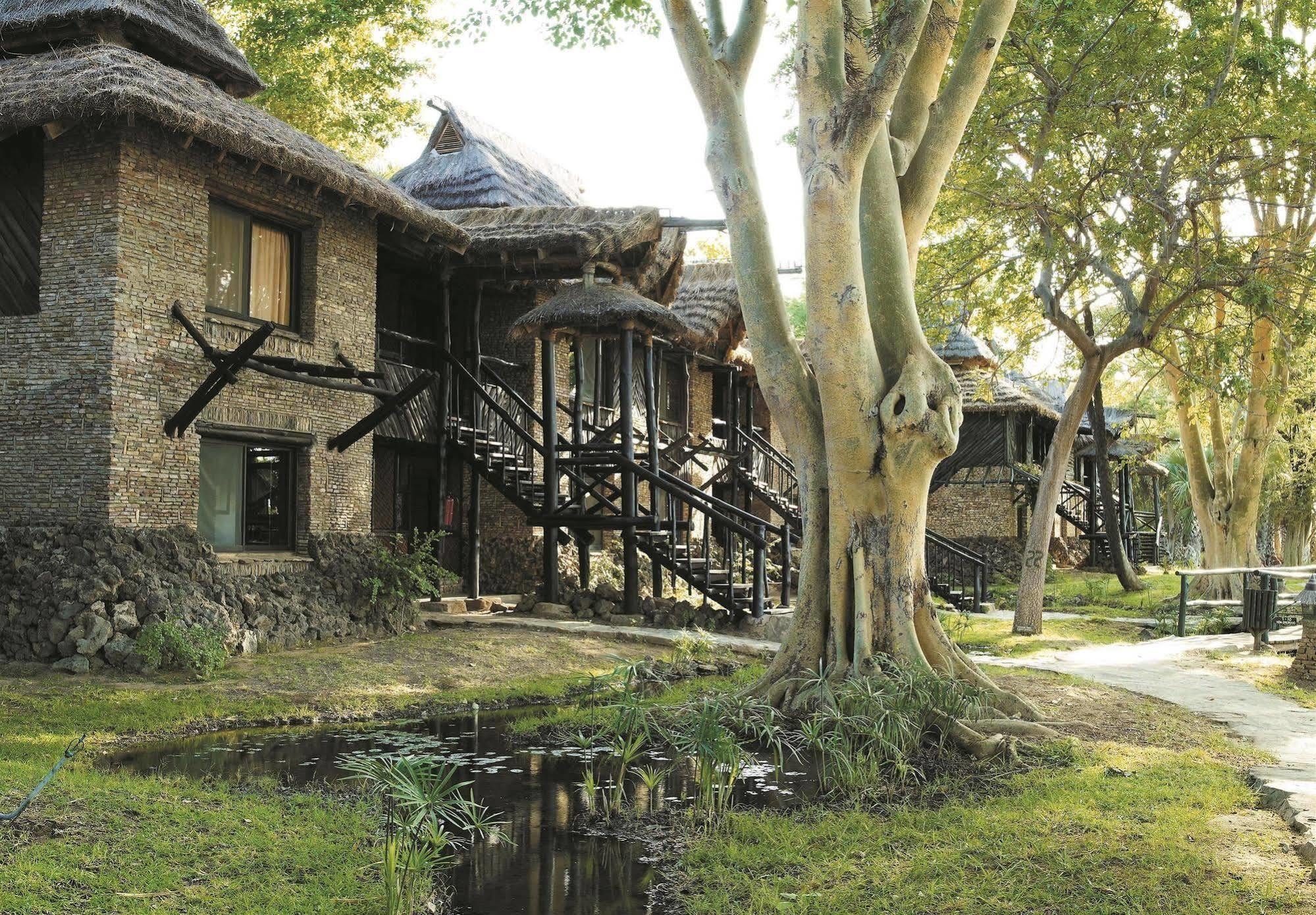 Sarova Shaba Game Lodge Archers Post Экстерьер фото